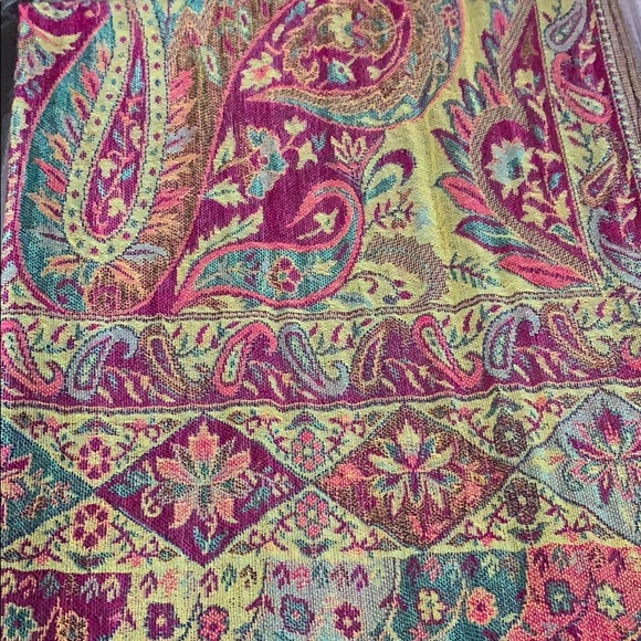 Scarves custom designed - Picture 3 of 11